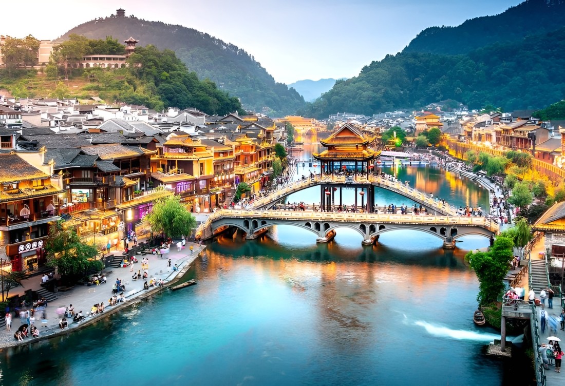 TRƯƠNG GIA GIỚI - PHƯỢNG HOÀNG CỔ TRẤN 5N4Đ