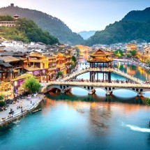 TRƯƠNG GIA GIỚI - PHƯỢNG HOÀNG CỔ TRẤN 5N4Đ