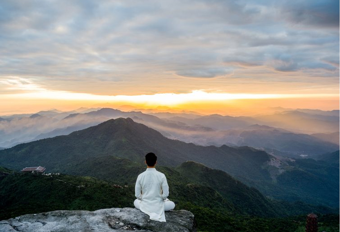 Yen Tu Explorer: Conquer The Peak, Find Your Zen