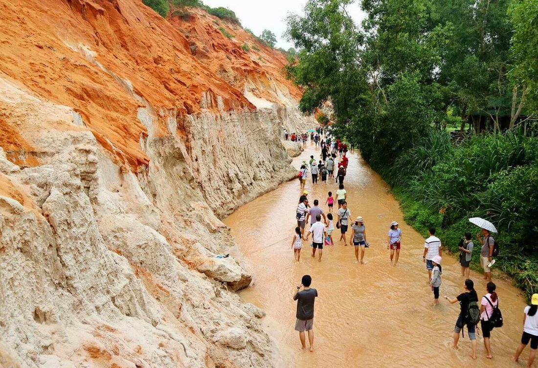 Mui Ne Beach Vietnam Tour 2 Days 1 Night