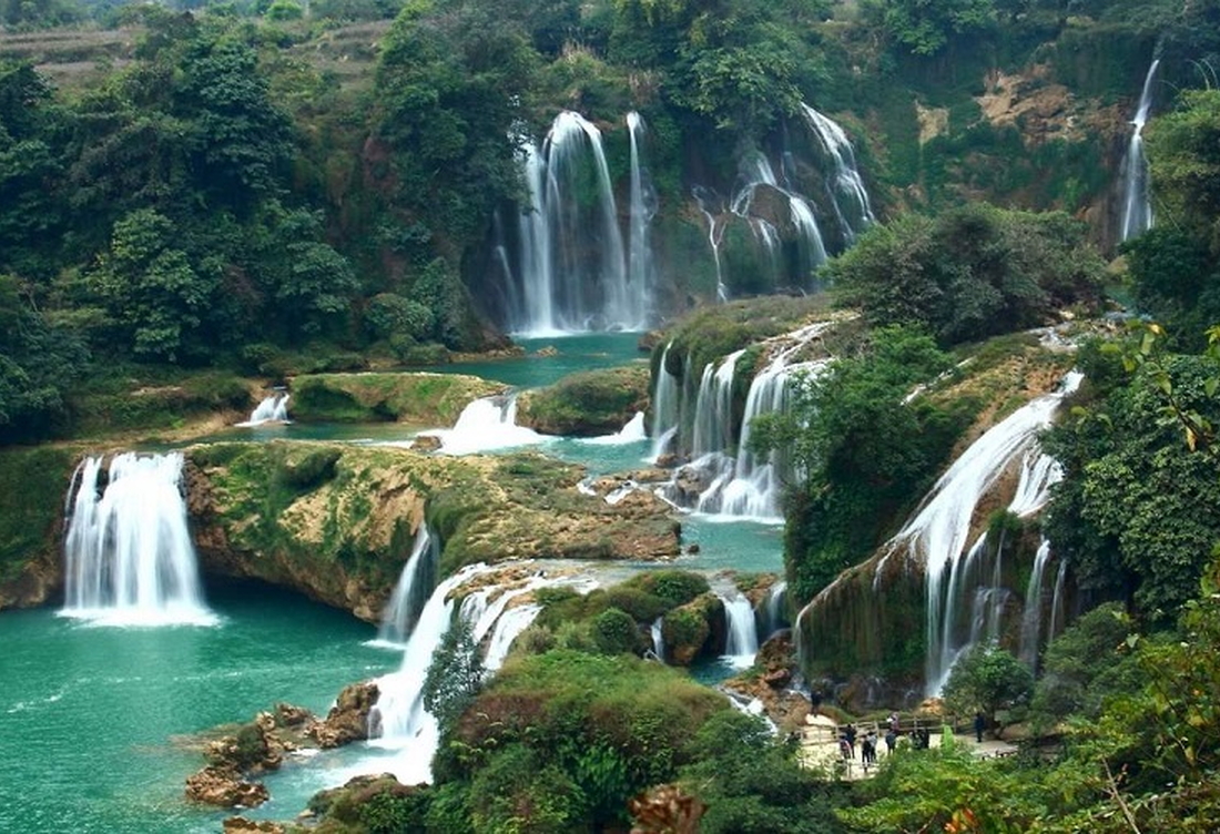 Rice Terraces to Limestone Peaks