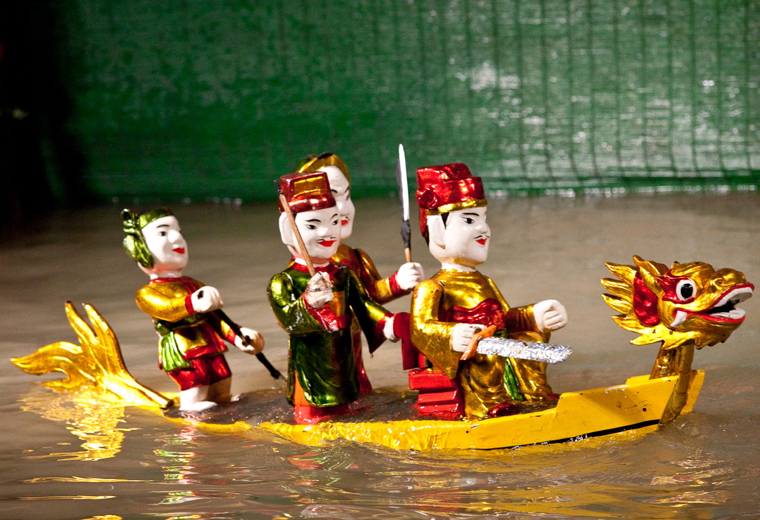 Water Puppet Show and Dinner on Indochina Junk Cruise at Saigon