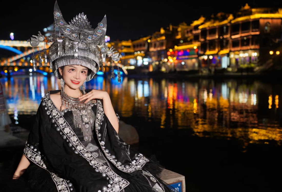 Ân Thi - Phượng Hoàng Cổ Trấn - Miêu Trại - Trương Gia Giới