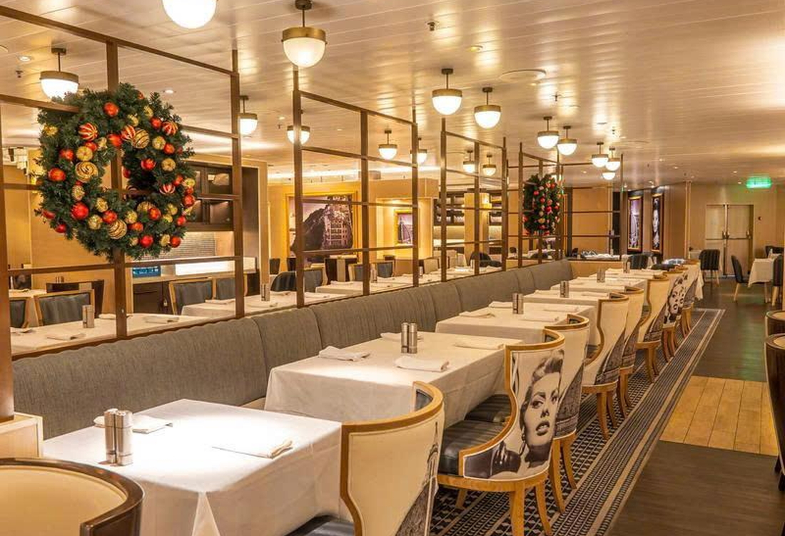 TOUR DU THUYỀN STAR VOYAGER 5 SAO CAM RANH - SINGAPORE - MALAYSIA 5N4Đ