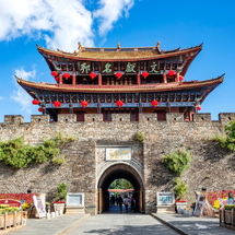 Tour Côn Minh – Đại Lý – Lệ Giang 5 Ngày 4 Đêm | Bay Ruili Airlines – Tàu Cao Tốc Trải Nghiệm