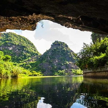 Tour Hoa Lư – Tam Cốc 1 Ngày | Khám phá “Vịnh Hạ Long trên cạn” từ Hà Nội cùng Saigontours