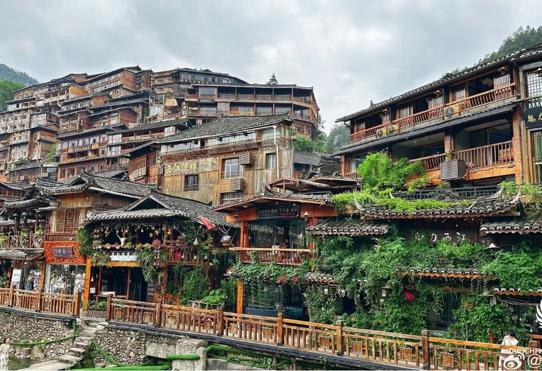 Tour Quý Dương 6 Ngày 5 Đêm: Thiên Hộ Miêu Trại – Thanh Nham – An Thuận – Chùa Tây Phổ Đà