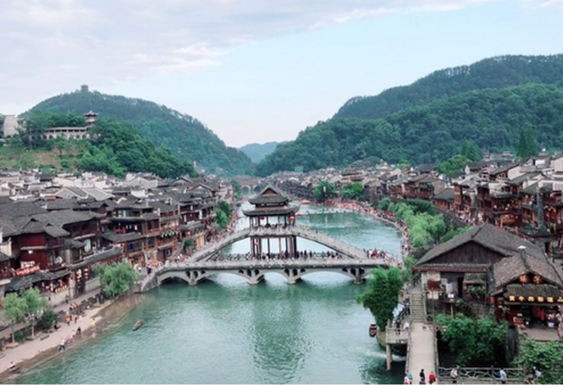 Tour Móng Cái – Đông Hưng 3 Ngày 2 Đêm: Trải Nghiệm 2 Quốc Gia – Biển Trà Cổ – Trúc Sơn Cổ Trấn