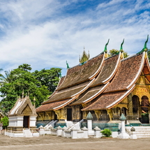 Tour Việt – Lào 5 Ngày 4 Đêm: Hà Nội – Viêng Chăn – Vang Viêng – Luang Prabang | Trải Nghiệm Tàu Cao Tốc