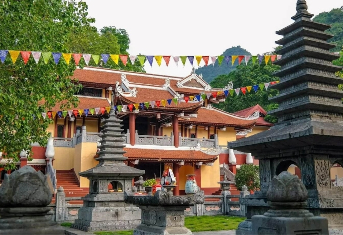 Tour Chùa Hương 1 Ngày – Hành Trình Về Miền Đất Phật Động Hương Tích