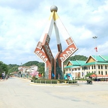 Tour Lào 3 Ngày 2 Đêm: Theo Dấu Chân Tây Tiến – Mộc Châu – Lóng Sập – Viêng Xay – Sầm Nưa