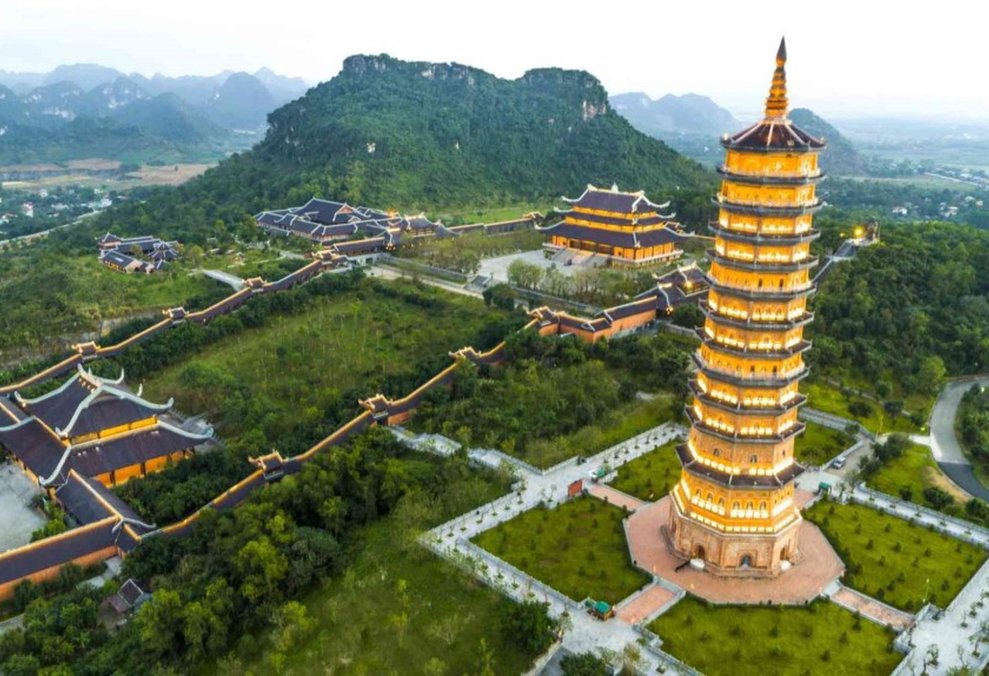Tour Hoa Lư – Tam Cốc – Hang Múa – Bái Đính – Tràng An 2 Ngày 1 Đêm | Check-in Đỉnh Núi & Di Sản Ninh Bình