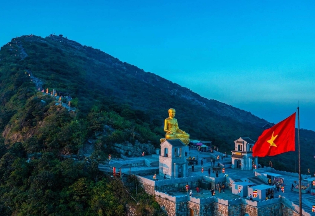 Tour Yên Tử – Chùa Đồng 1 Ngày | Hành Trình Tâm Linh Về Đất Phật Hoàng