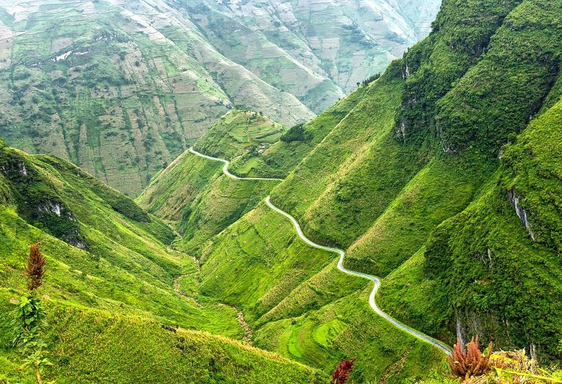 Tour Đông Bắc 4 Ngày 3 Đêm: Hà Giang – Cao Nguyên Đá – Thác Bản Giốc – Pác Bó – Hành Trình Chạm Đến Cực Bắc