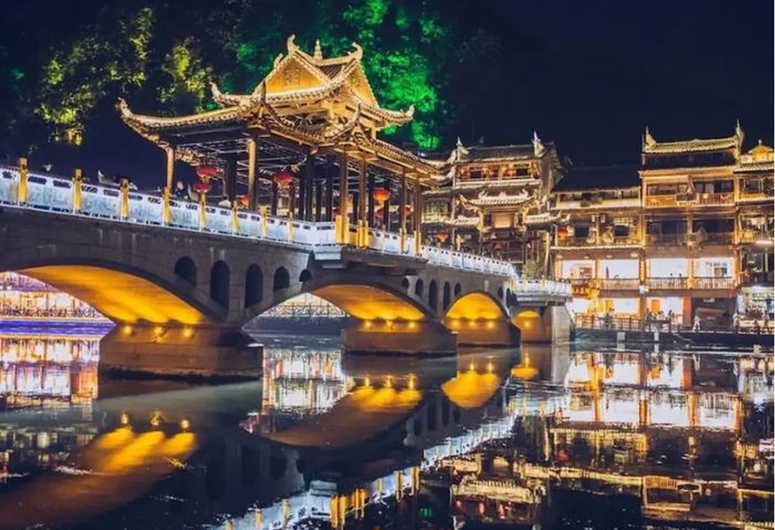 Tour Đông Hưng – Nam Ninh – Thái Bình Cổ Trấn 3 Ngày 2 Đêm: Hành Trình Biên Giới & Cổ Trấn Lung Linh